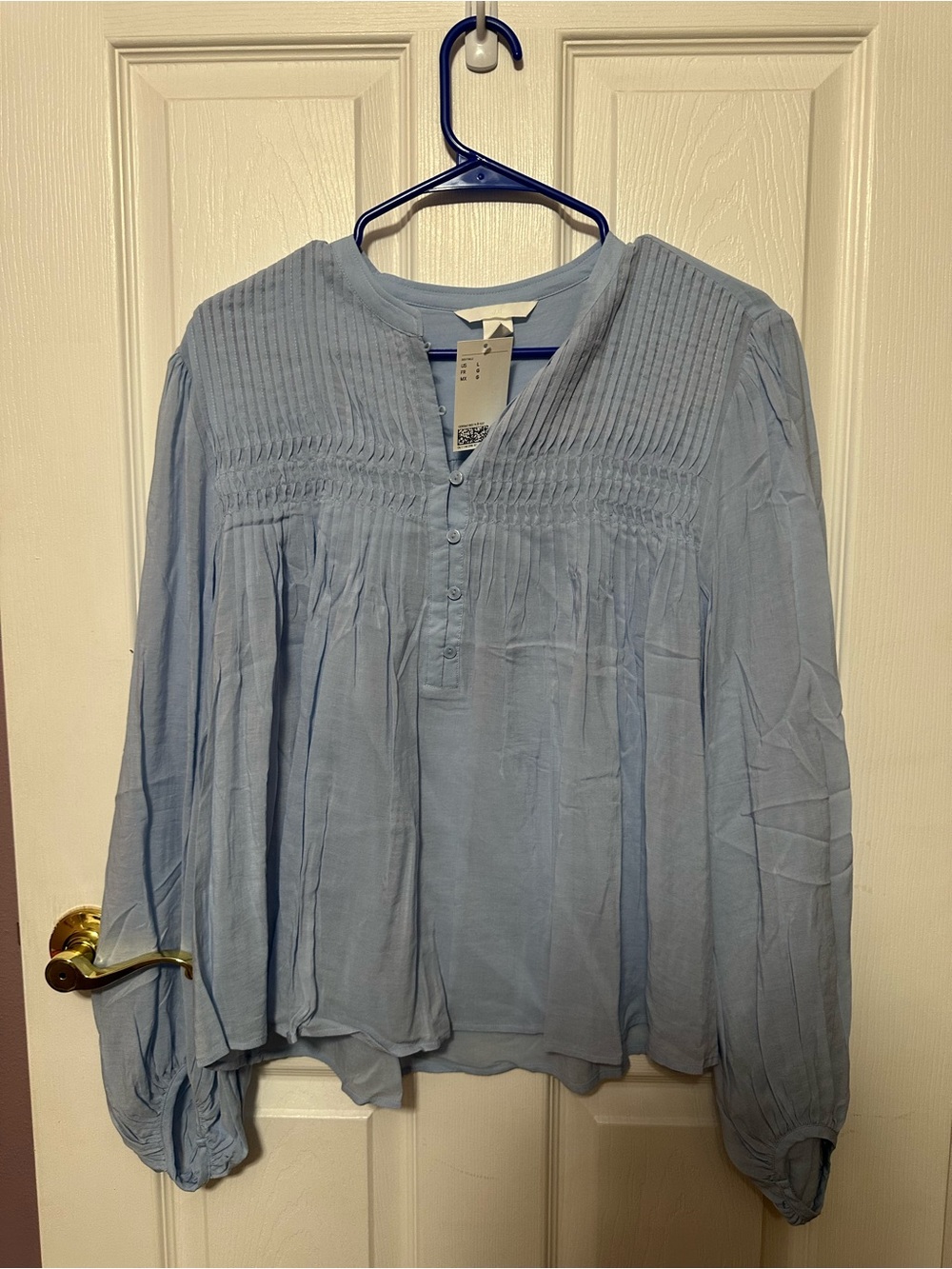 H&M Large NWT Light Blue Women's Pintuck Button Front Blouse